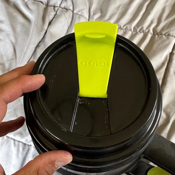 Igloo Black and Silver Mug with Yellow Accent - Picture 5 of 5